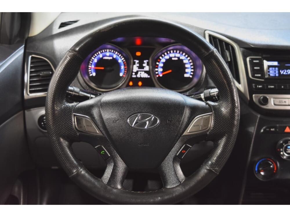 Hyundai HB20 S