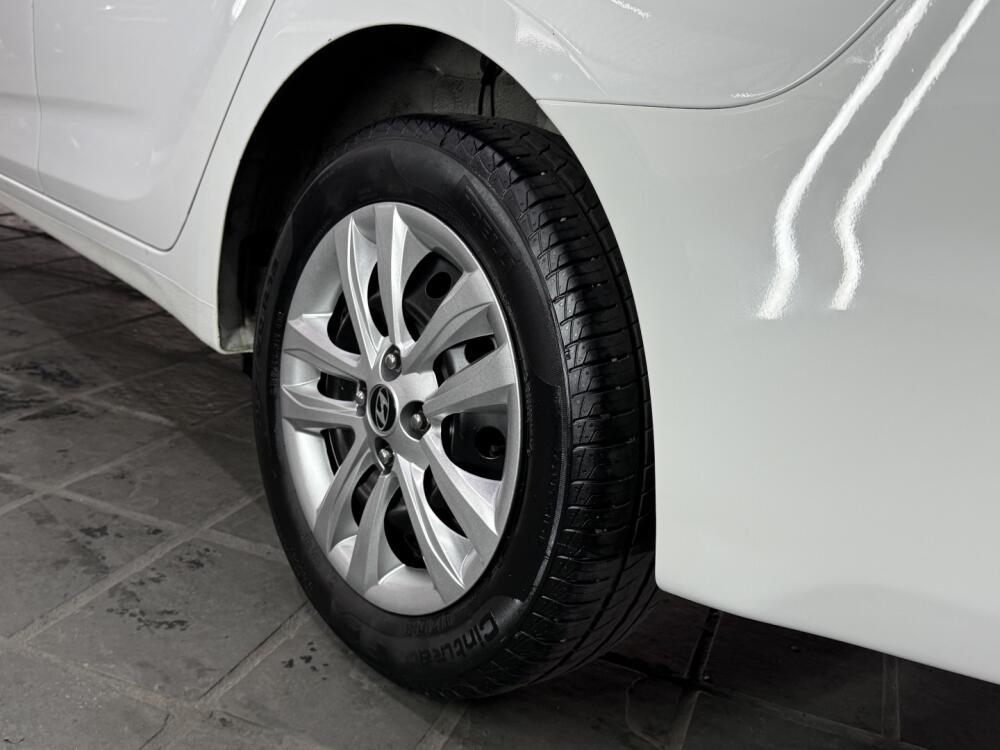 Hyundai HB20 S