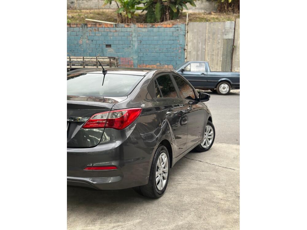 Hyundai HB20 S