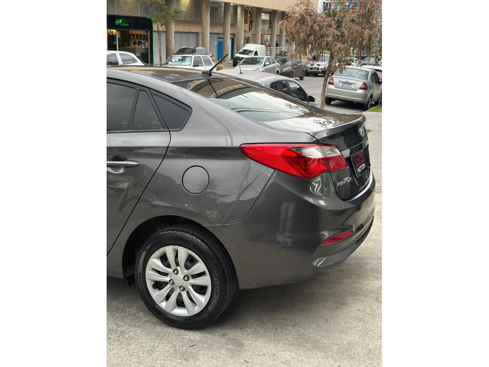 Hyundai HB20 S