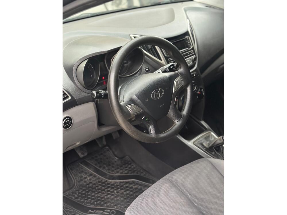 Hyundai HB20 S