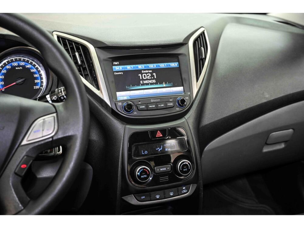 Hyundai HB20 S