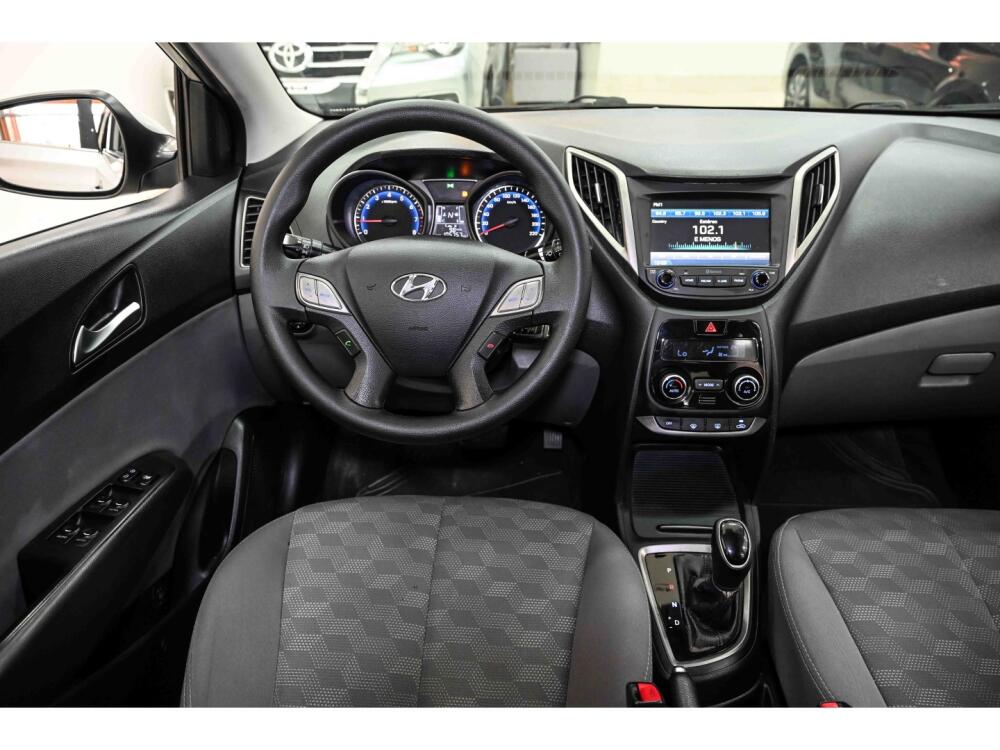 Hyundai HB20 S