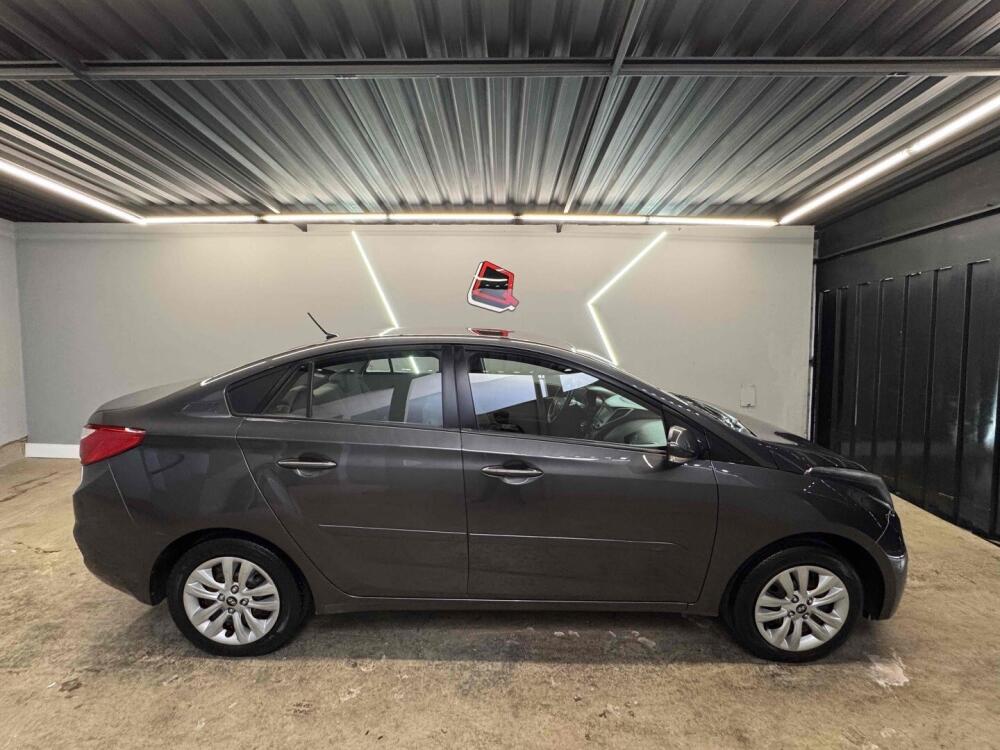 Hyundai HB20 S