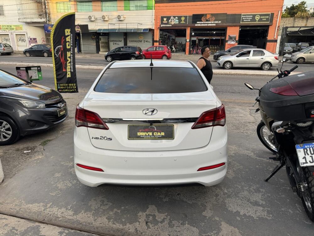 Hyundai HB20 S