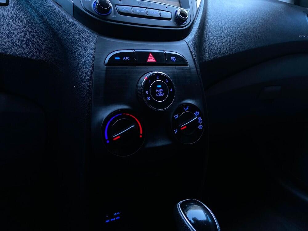 Hyundai HB20 S