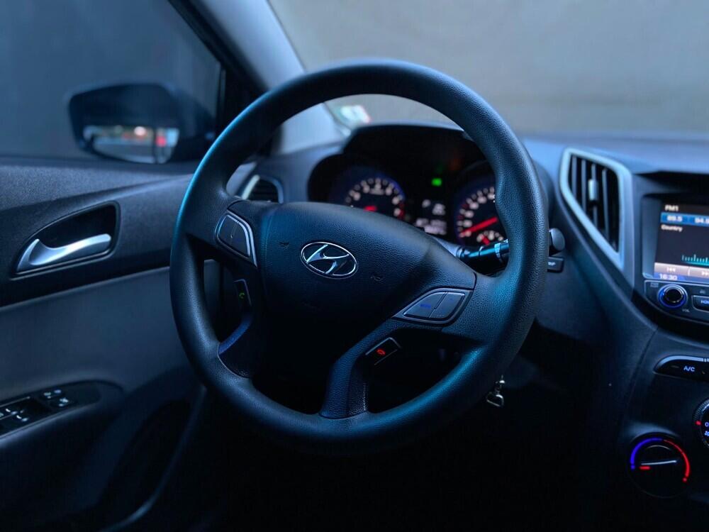 Hyundai HB20 S
