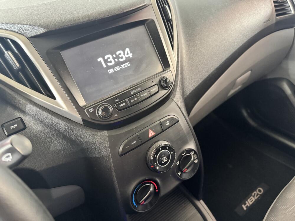 Hyundai HB20 S