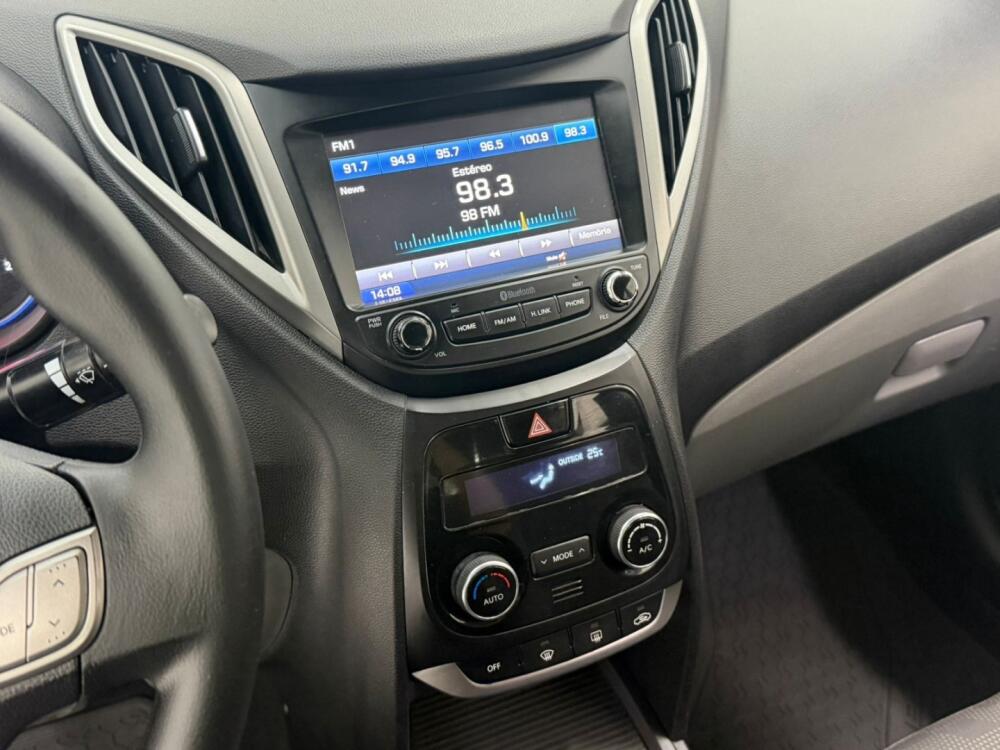 Hyundai HB20 S