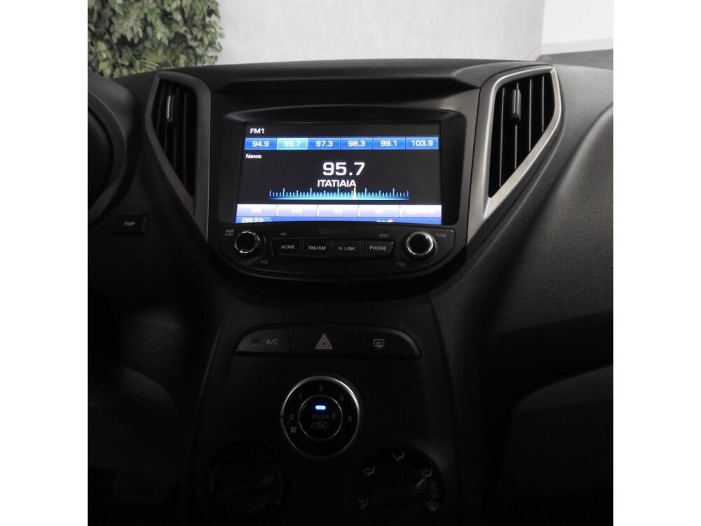 Hyundai HB20 S
