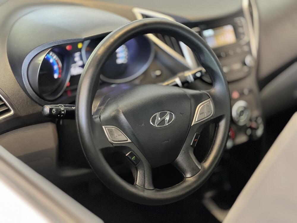 Hyundai HB20 S