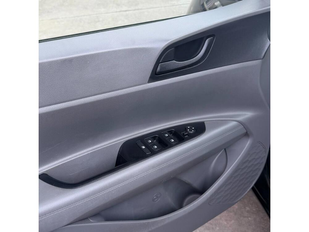 Hyundai HB20 S