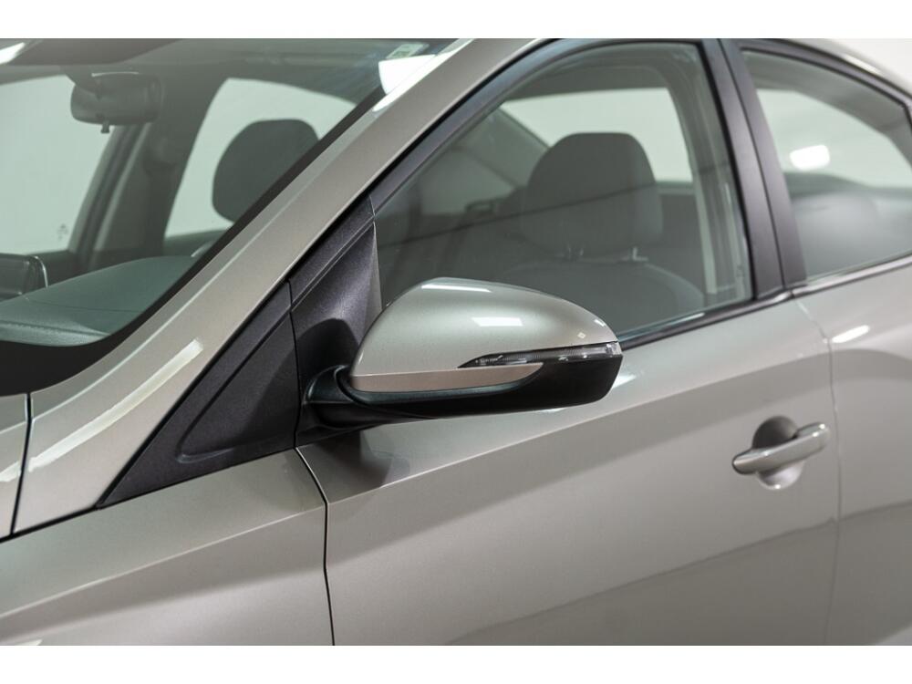 Hyundai HB20 S