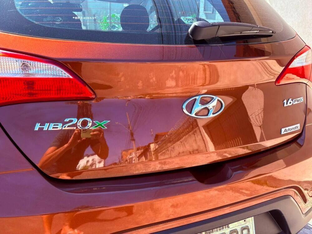 Hyundai HB20 X