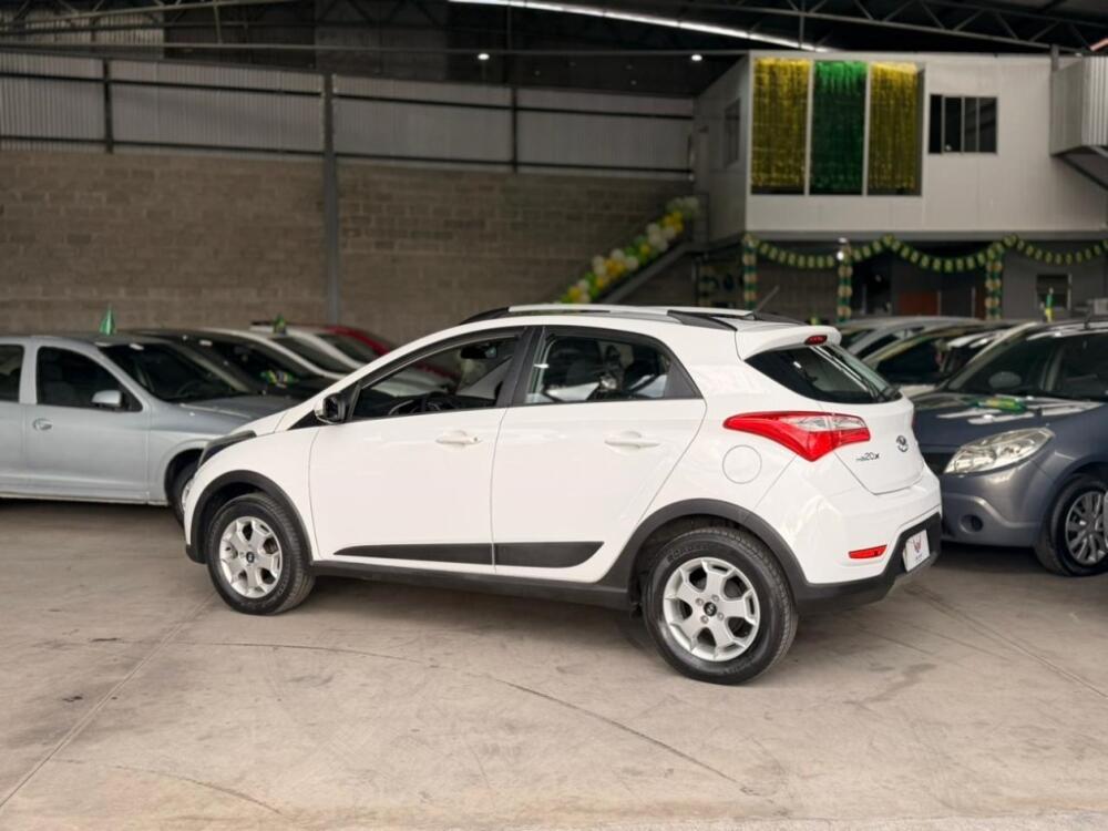 Hyundai HB20 X