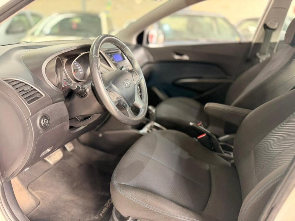 Hyundai HB20 X