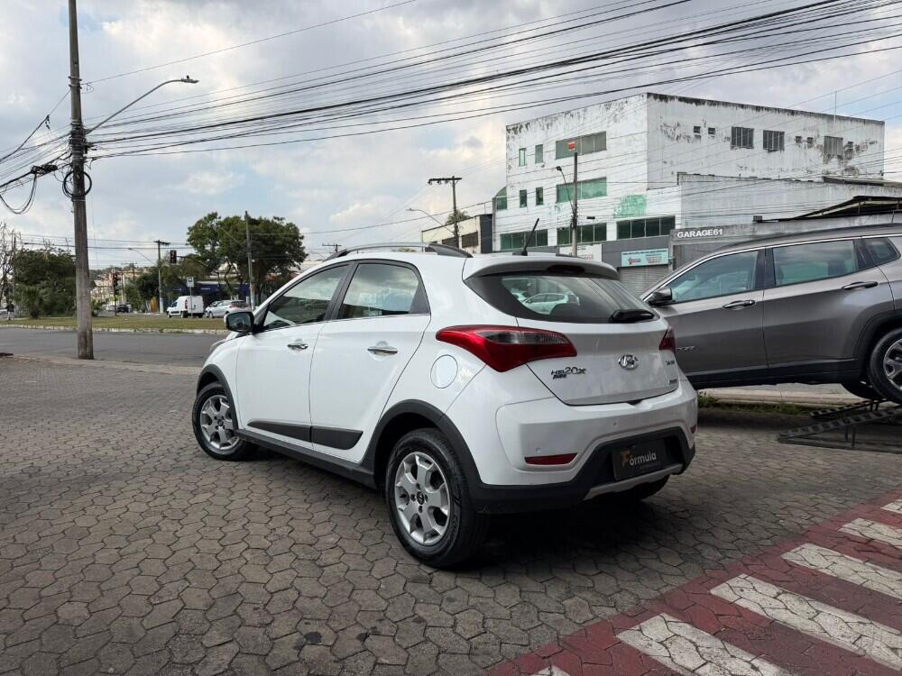 Hyundai HB20 X