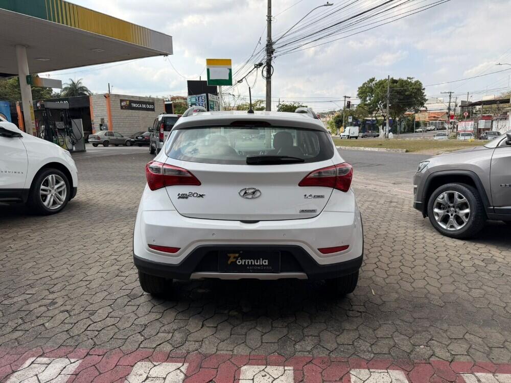 Hyundai HB20 X