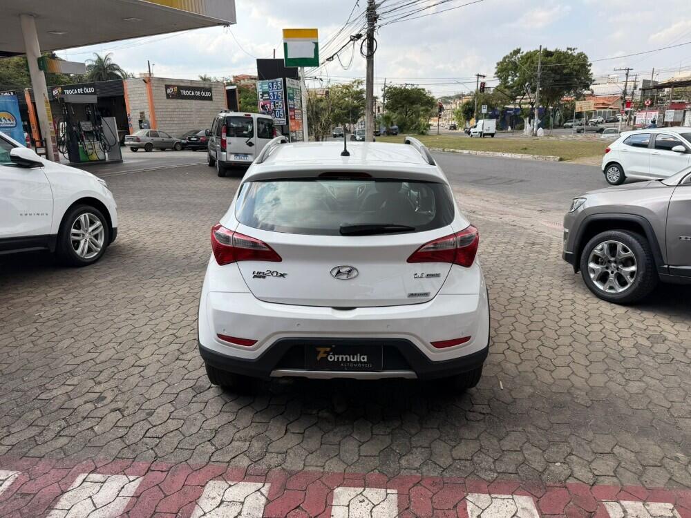 Hyundai HB20 X