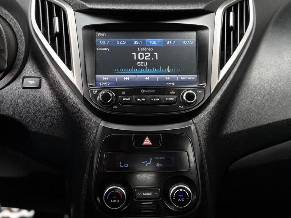 Hyundai HB20 X