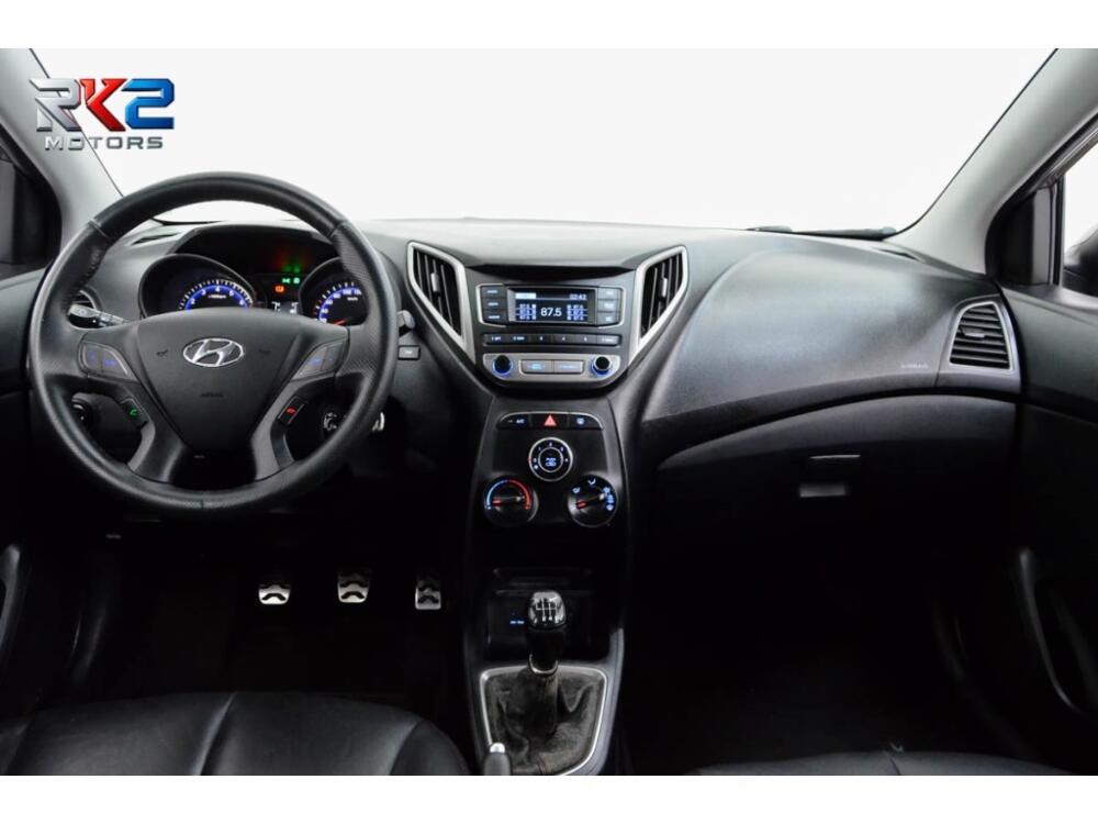 Hyundai HB20 X