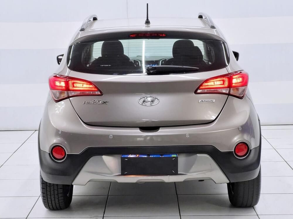 Hyundai HB20 X