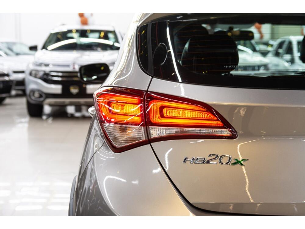 Hyundai HB20 X