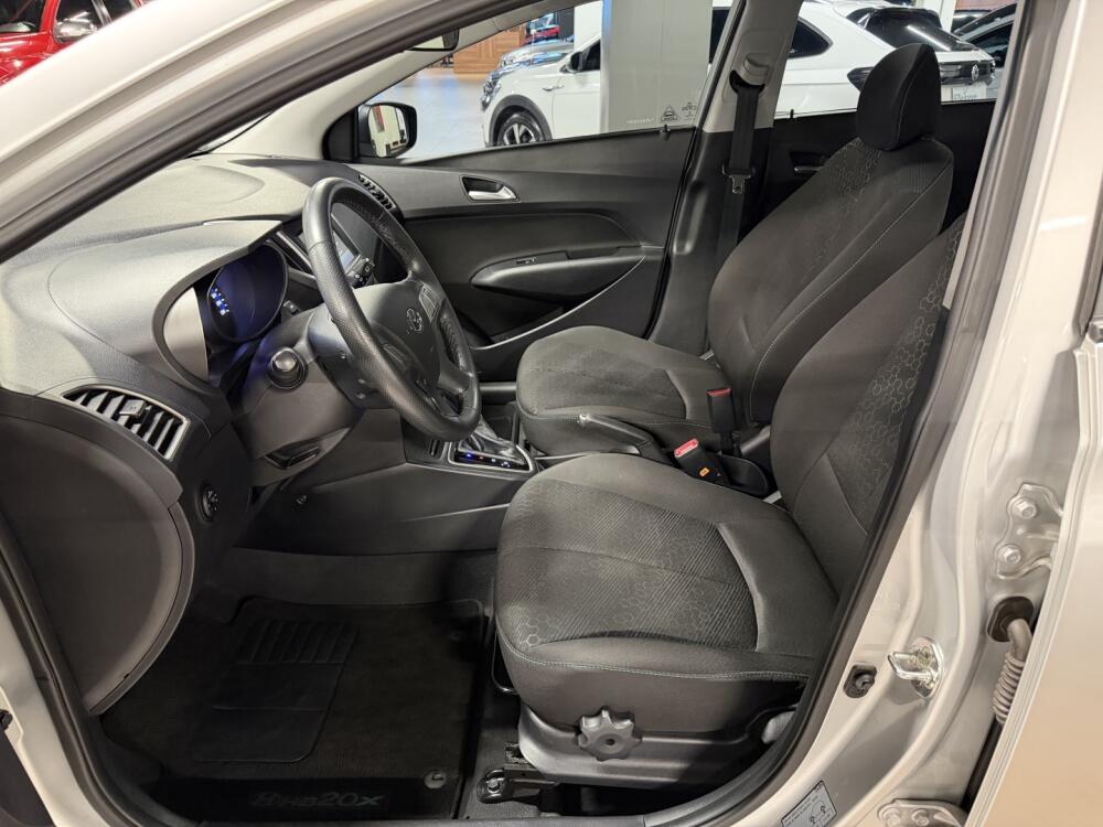 Hyundai HB20 X