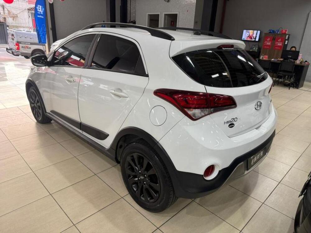 Hyundai HB20 X