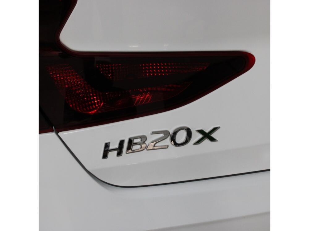 Hyundai HB20 X