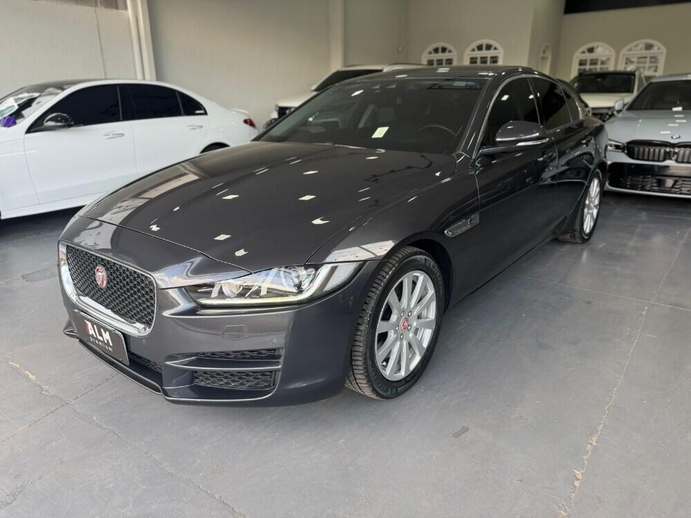 Jaguar XE