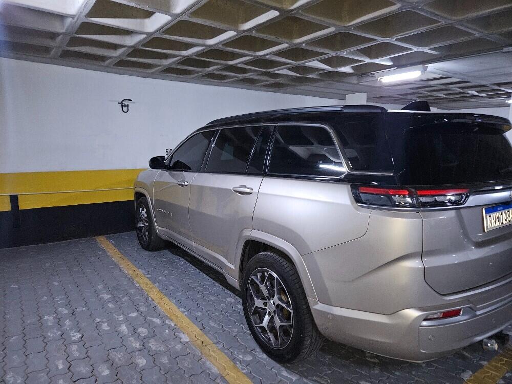 Jeep Commander