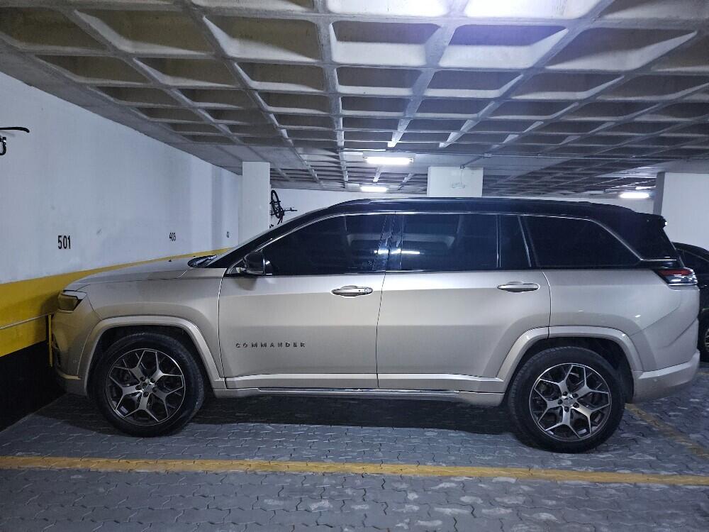 Jeep Commander