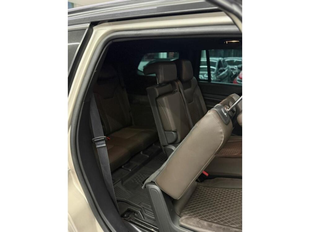Jeep Commander