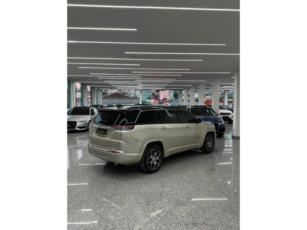 Jeep Commander