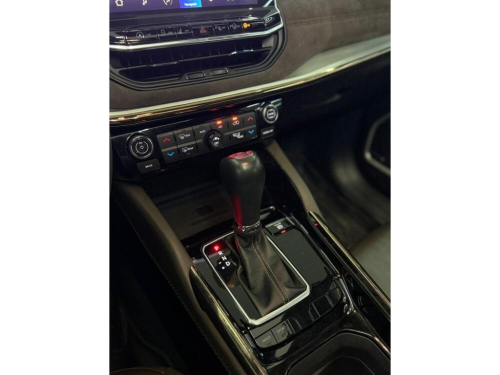 Jeep Commander