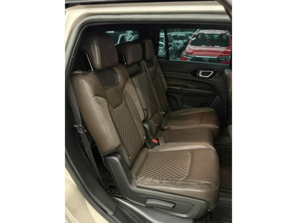 Jeep Commander