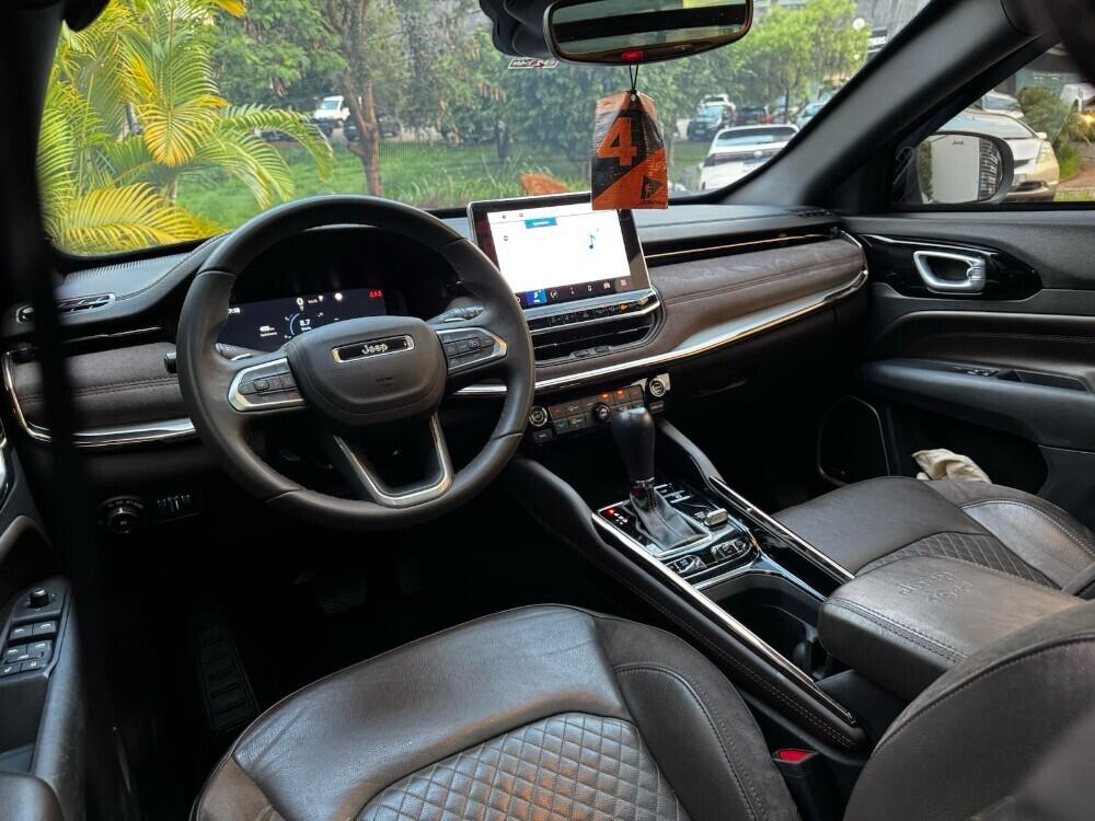 Jeep Commander