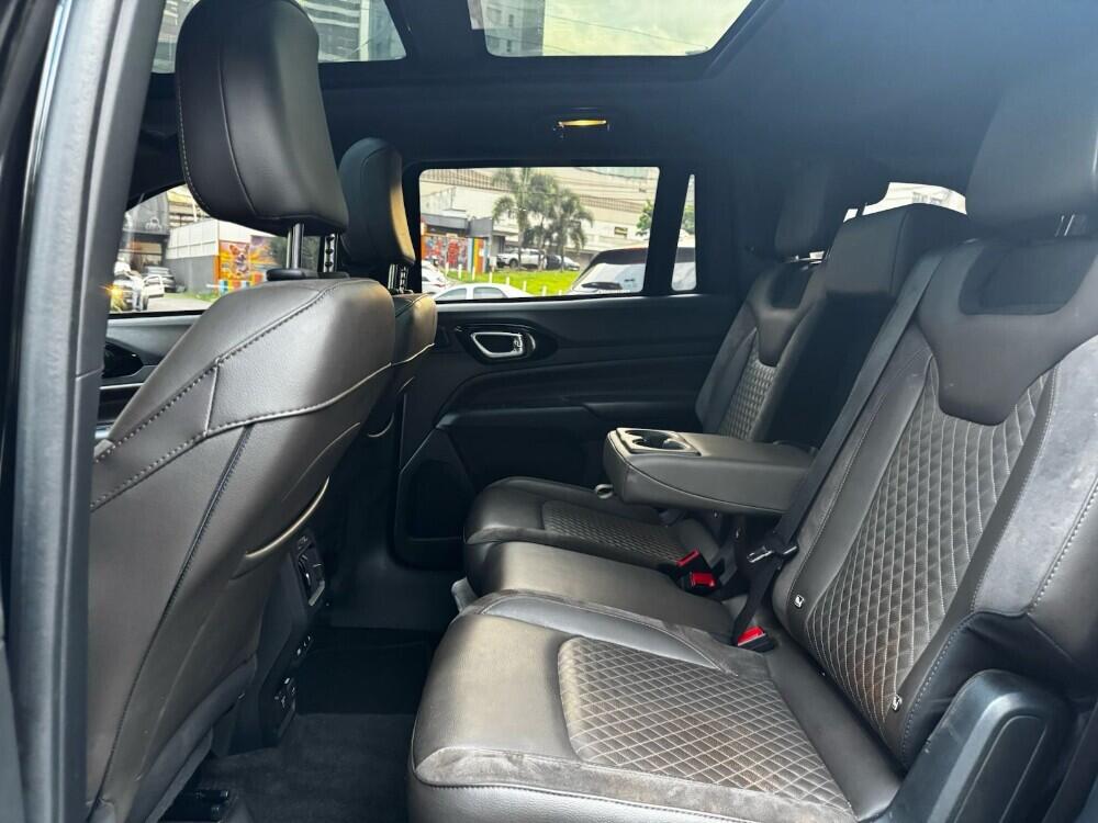 Jeep Commander
