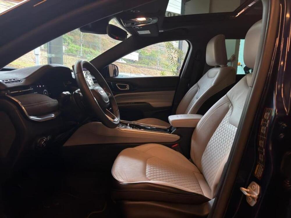 Jeep Commander