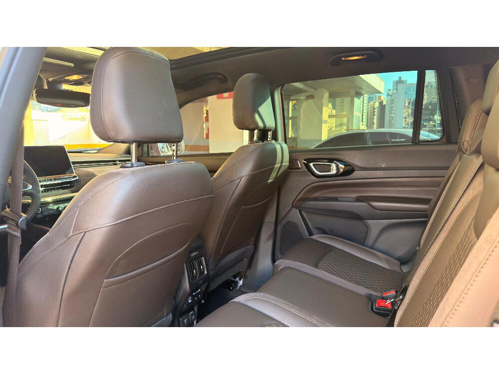 Jeep Commander