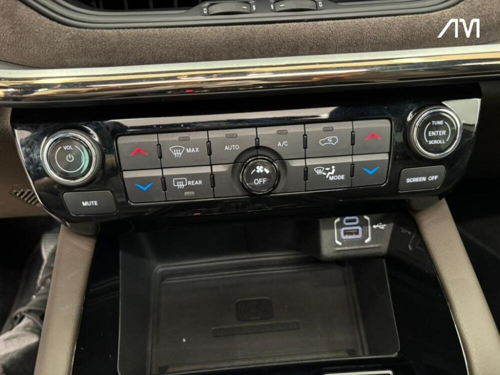 Jeep Commander