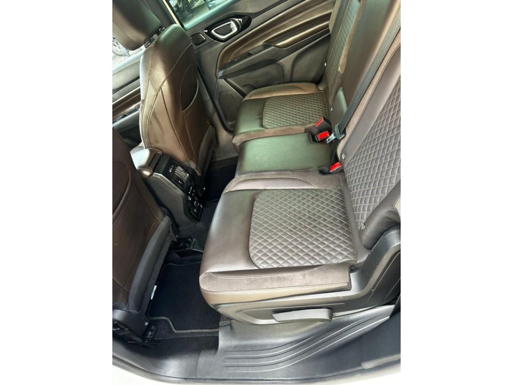 Jeep Commander