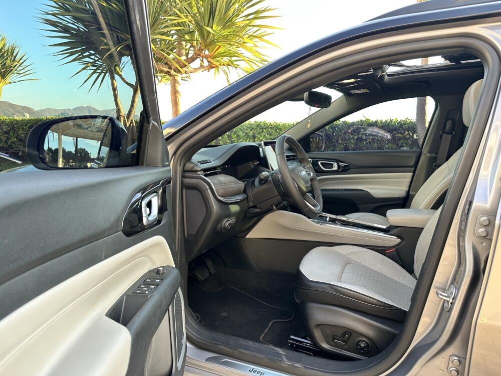 Jeep Commander