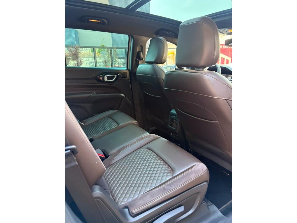 Jeep Commander