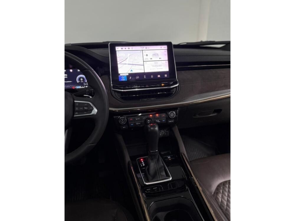 Jeep Commander
