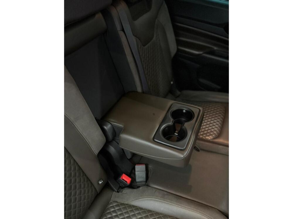 Jeep Commander
