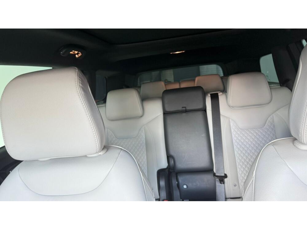 Jeep Commander
