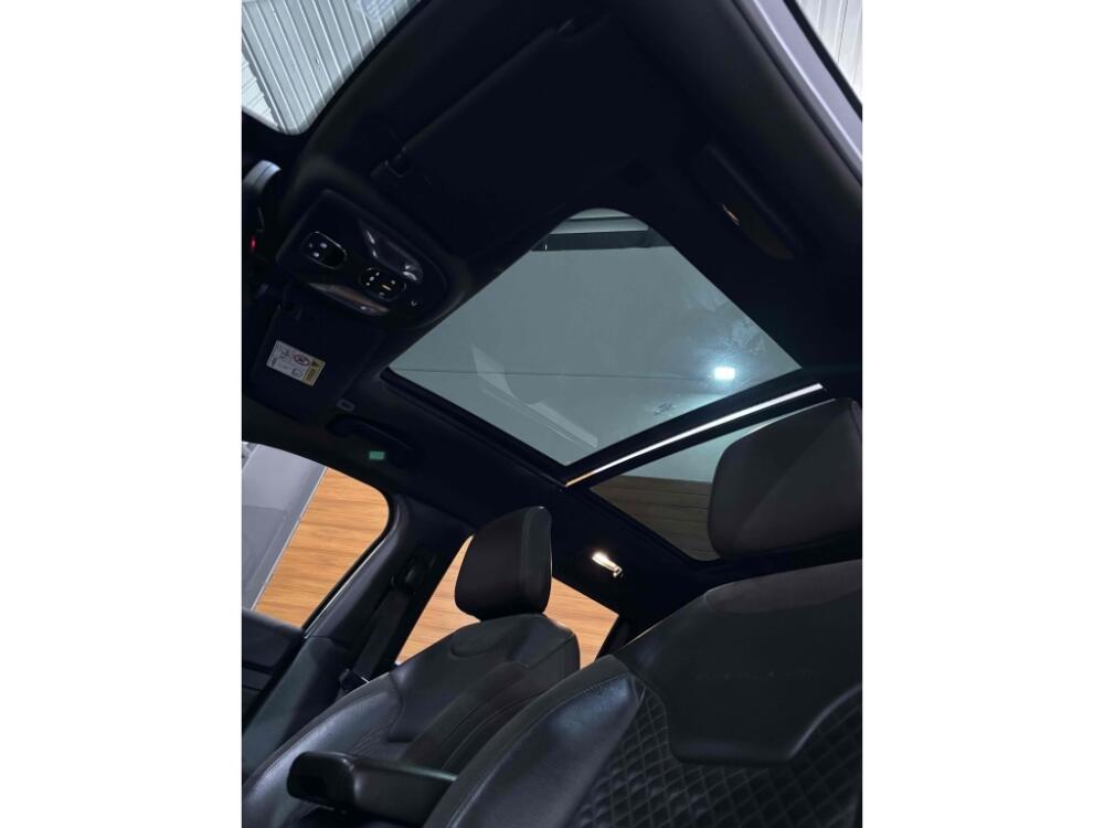 Jeep Commander