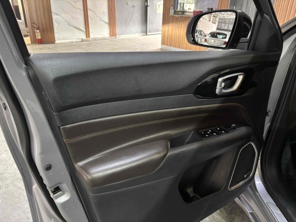 Jeep Commander